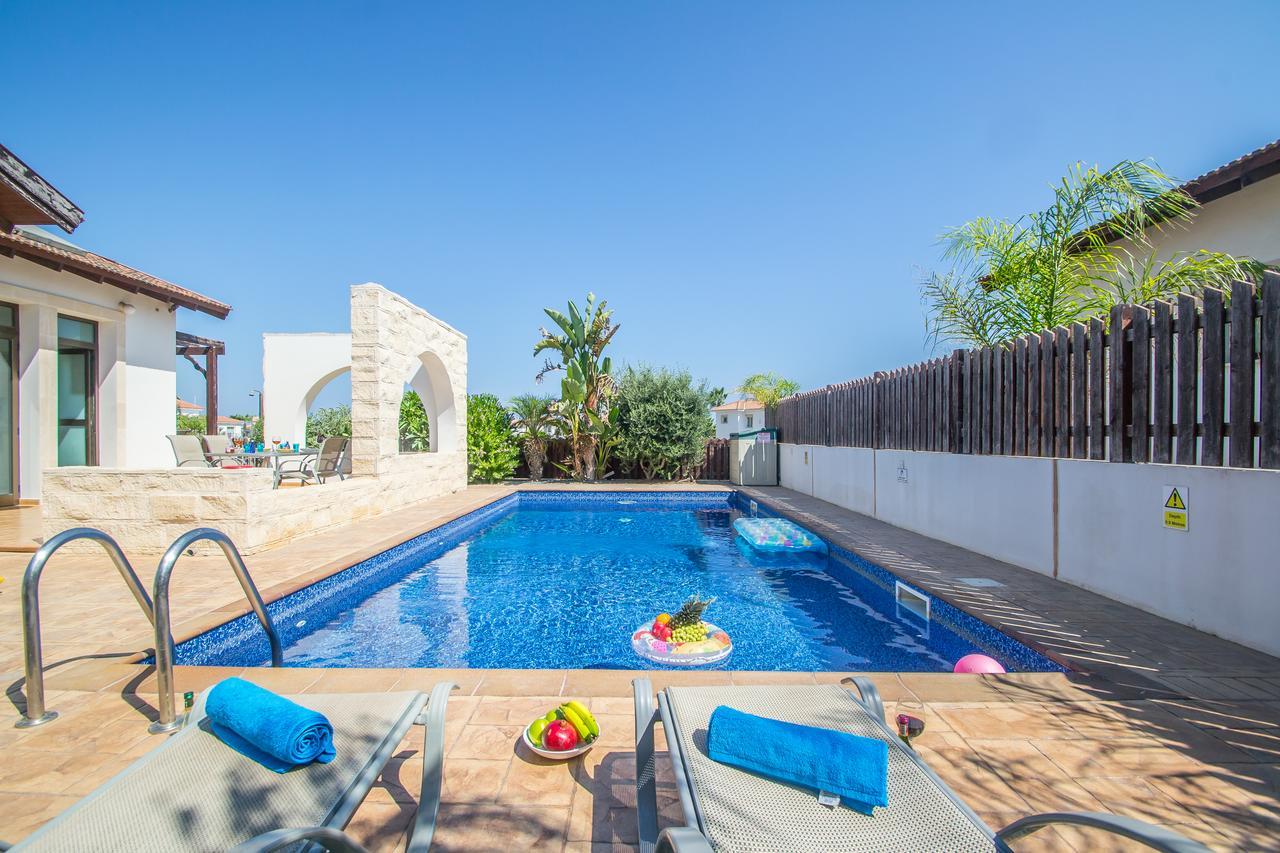 Rada'S Vacation Home Ayia Napa Exteriör bild